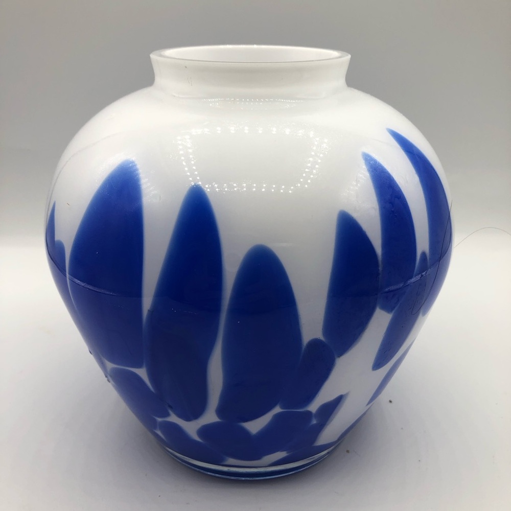Tarniwiec Cased Glass Vase Blue White Splatter Handblown Poland Vintage 6.25”